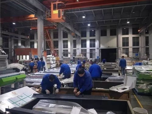 寒夜里的堅守 青島宏大清梳設(shè)備廠組織員工抗低溫戰(zhàn)嚴寒保高產(chǎn)